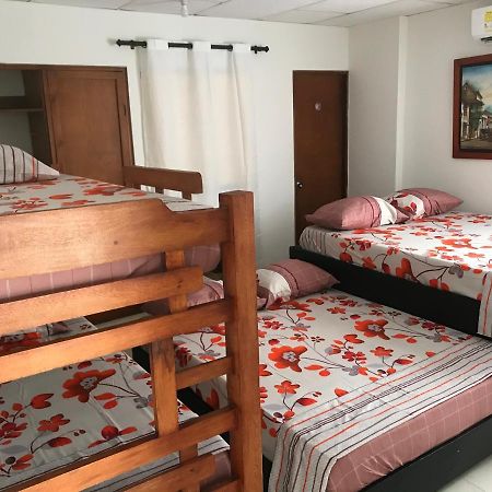 Apartament Hospedaje Caribe Express Kartagena Zewnętrze zdjęcie